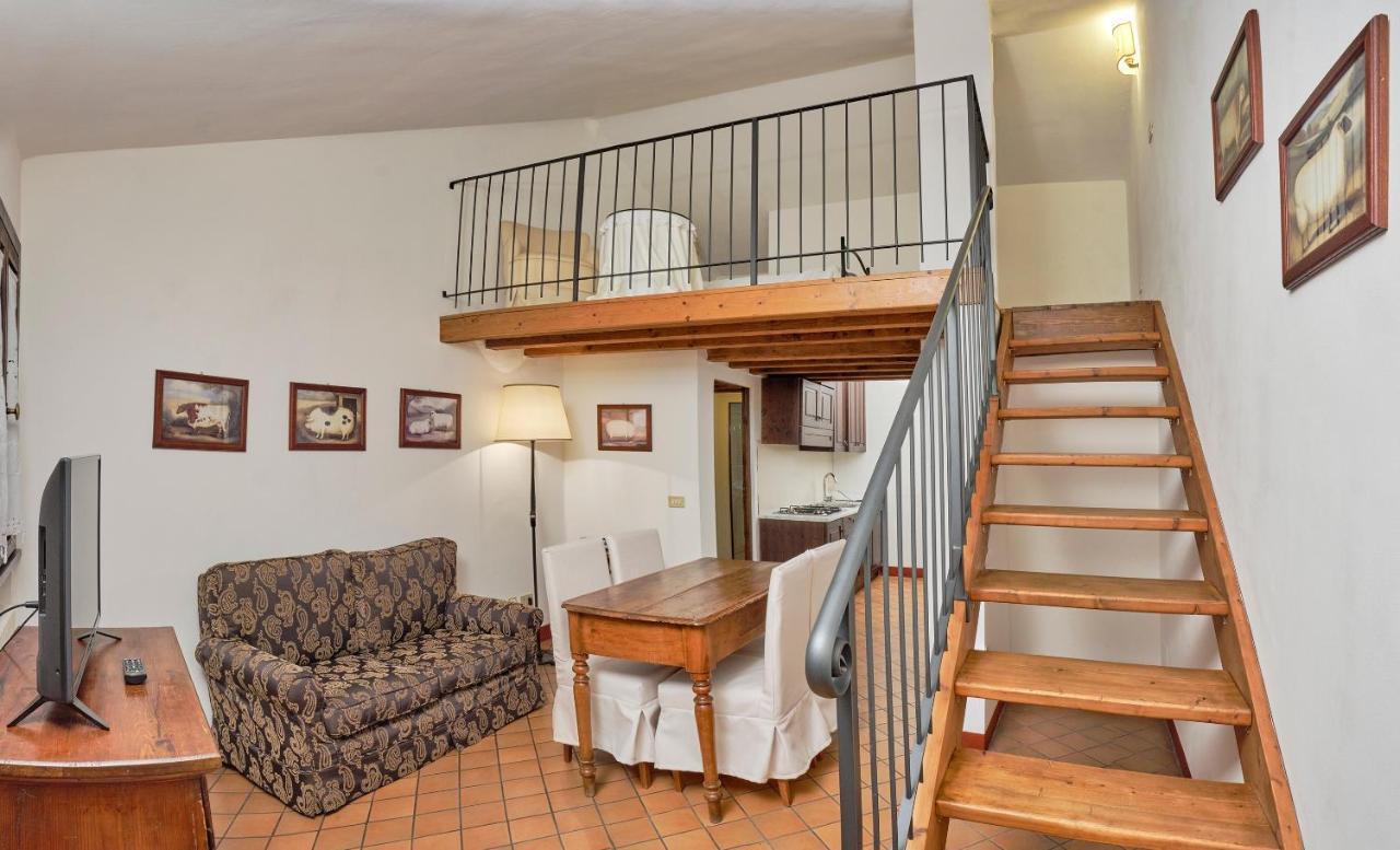 Hotel Palazzo Viviani Castello Di Montegridolfo Zewnętrze zdjęcie
