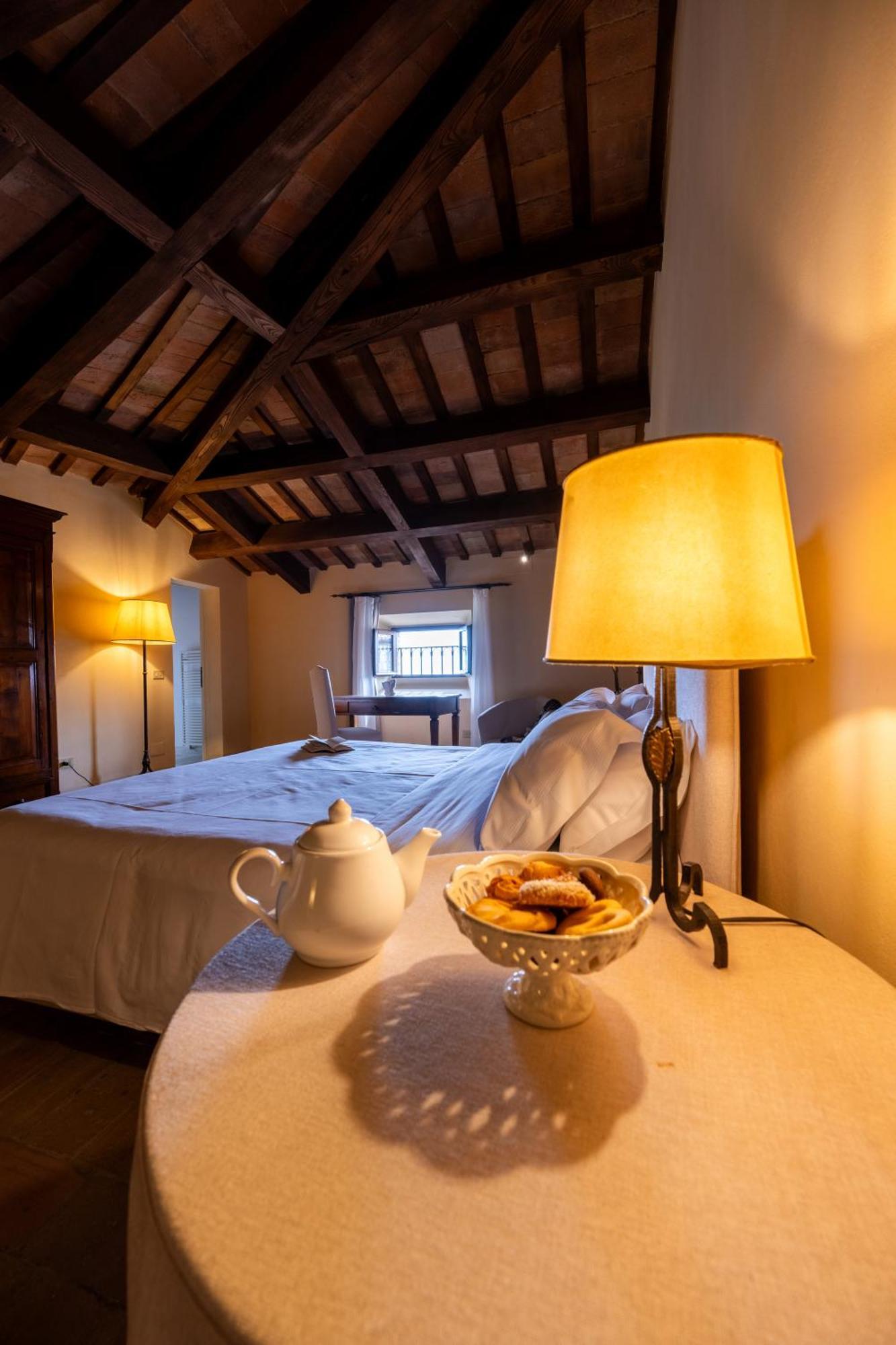 Hotel Palazzo Viviani Castello Di Montegridolfo Zewnętrze zdjęcie